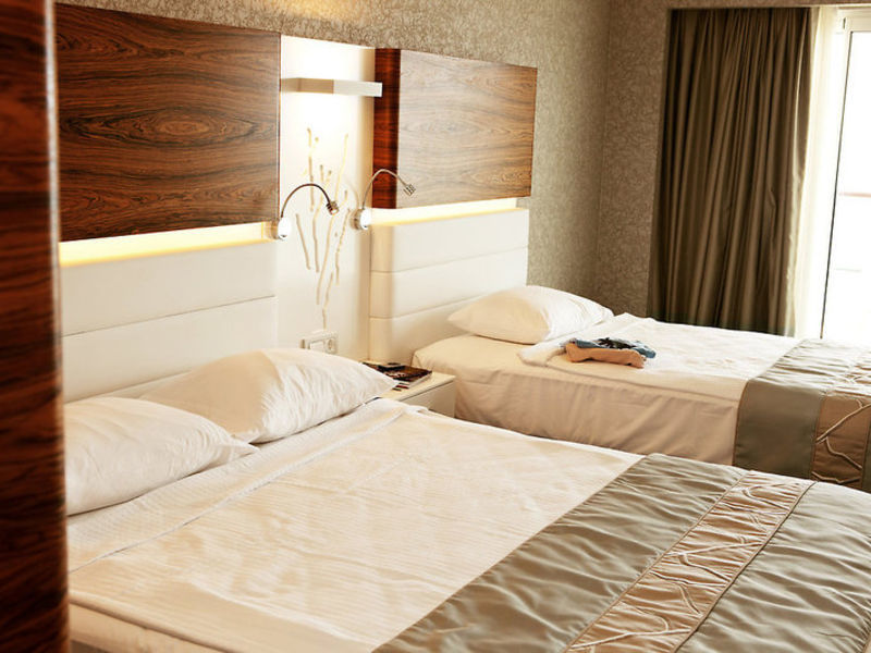 SENTIDO Gold Island