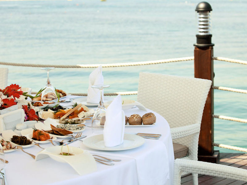 SENTIDO Gold Island