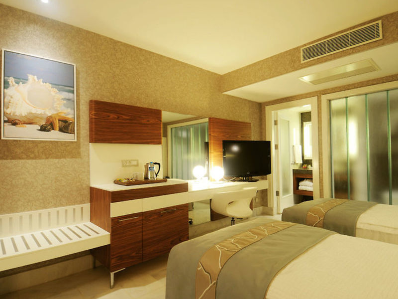 SENTIDO Gold Island
