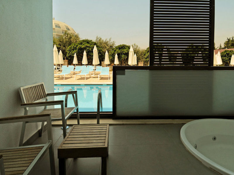 SENTIDO Gold Island