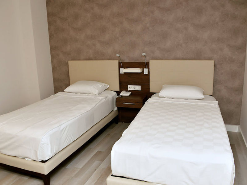 SENTIDO Gold Island