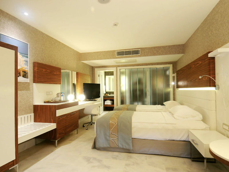 SENTIDO Gold Island