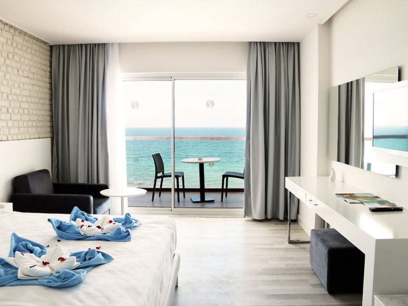 SENTIDO Gold Island