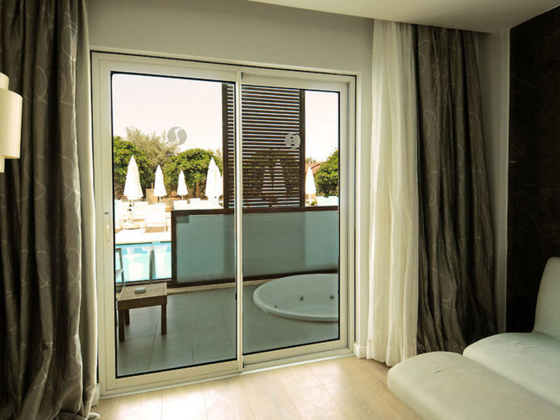 SENTIDO Gold Island