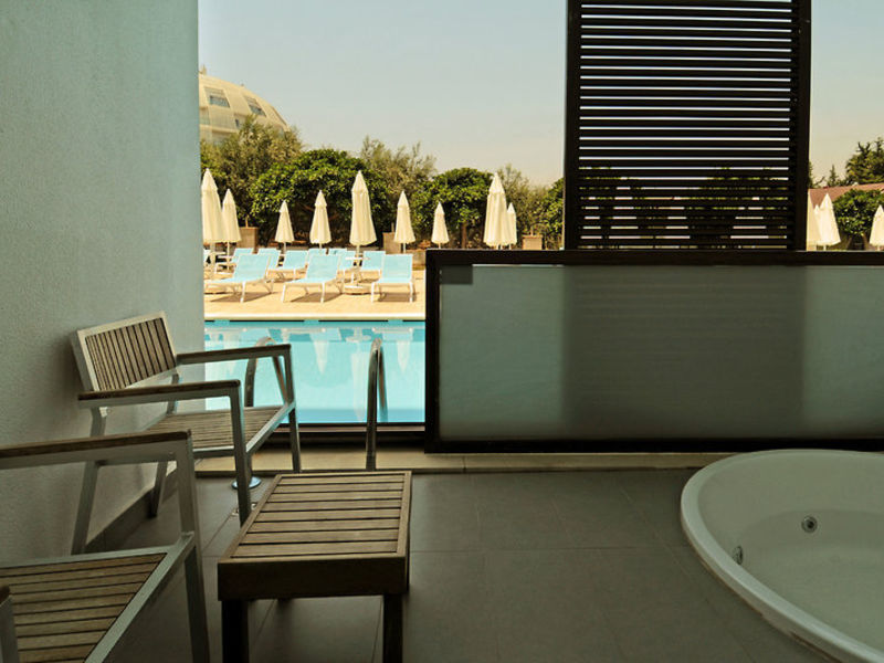 SENTIDO Gold Island