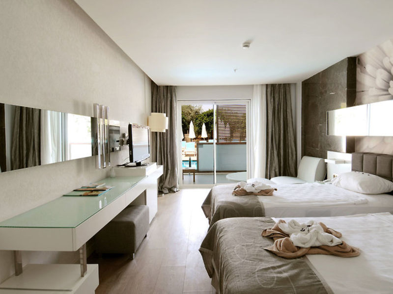 SENTIDO Gold Island