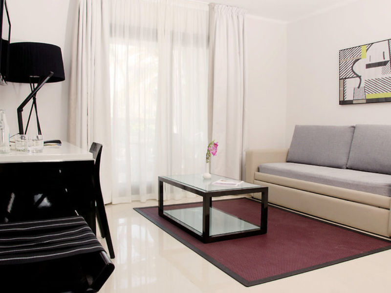 SENTIDO H10 White Suites