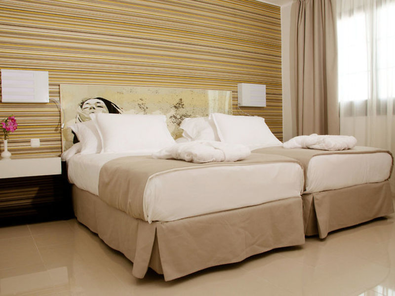 SENTIDO H10 White Suites