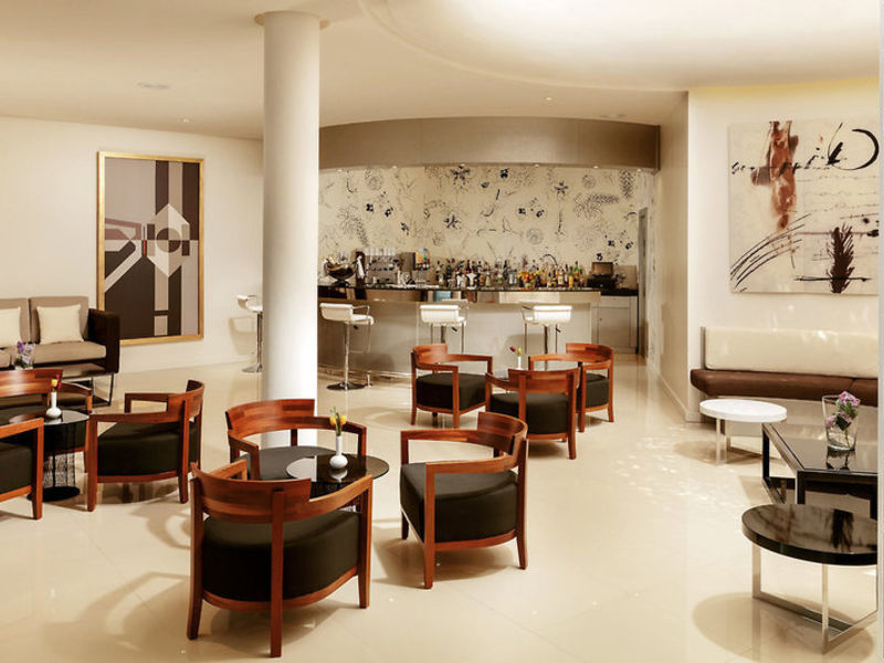 Sentido H10 White Suites