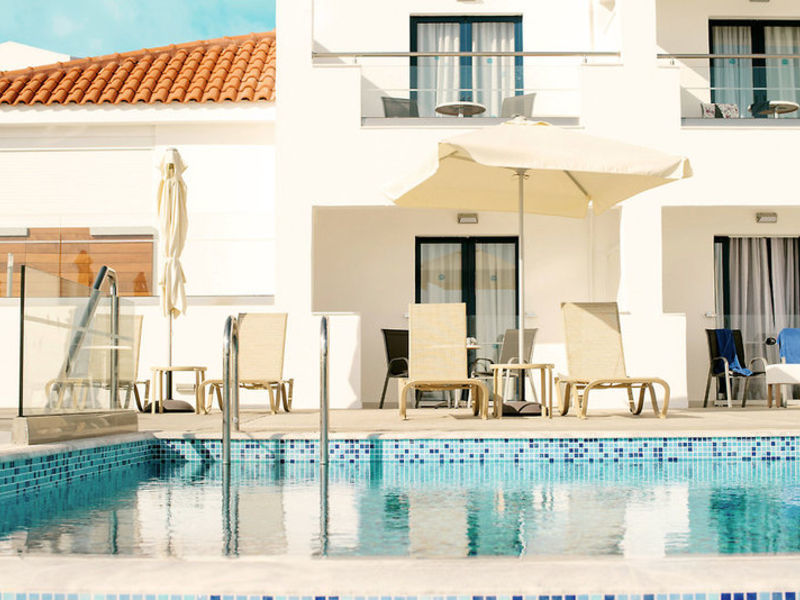 SENTIDO Louis Plagos Beach