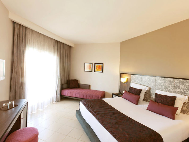 SENTIDO Rosa Beach