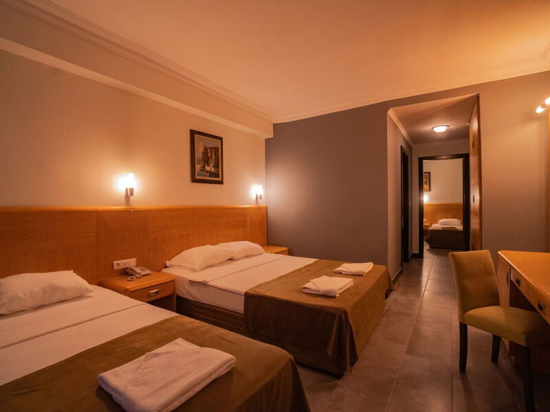 Senza Grand Santana Hotel