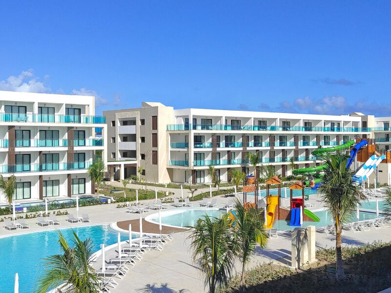 Serenade Punta Cana Beach &Amp; Spa