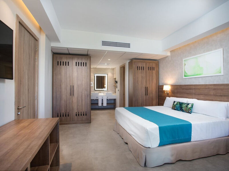 Serenade Punta Cana Beach &Amp; Spa