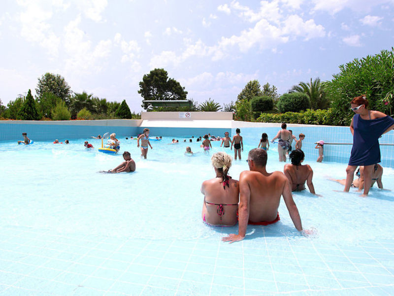 Serenis Hotel