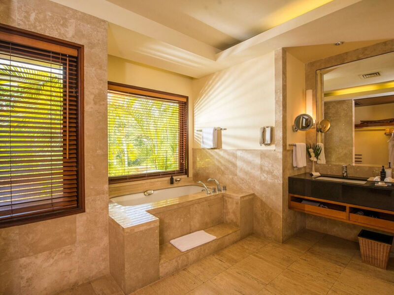 Shanti Maurice Resort &Amp; Spa