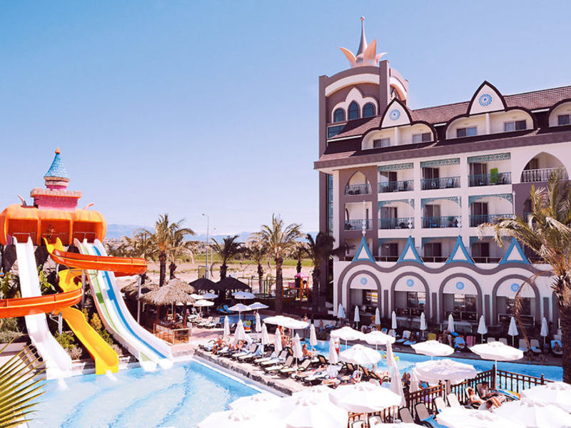Side Crown Charm Palace