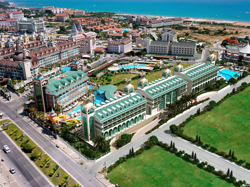 Side Crown Charm Palace