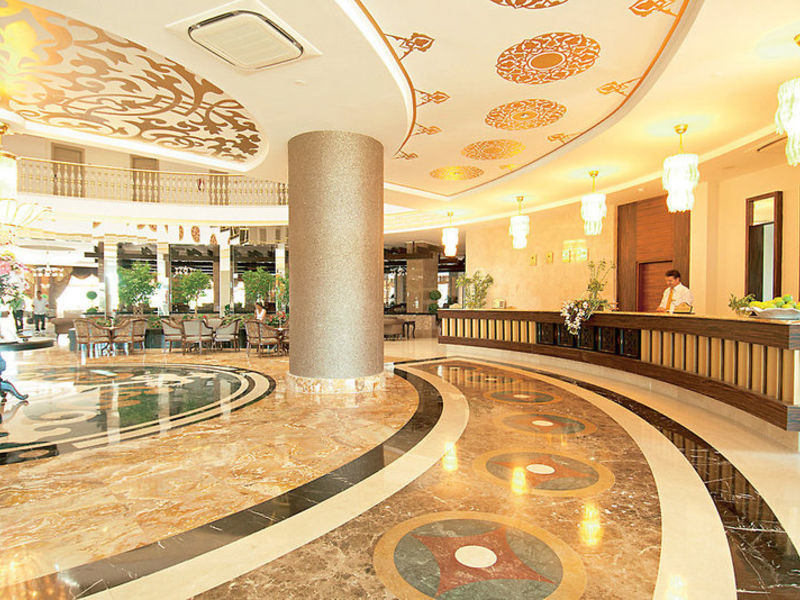 Side Crown Palace