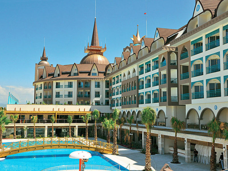 Side Crown Palace