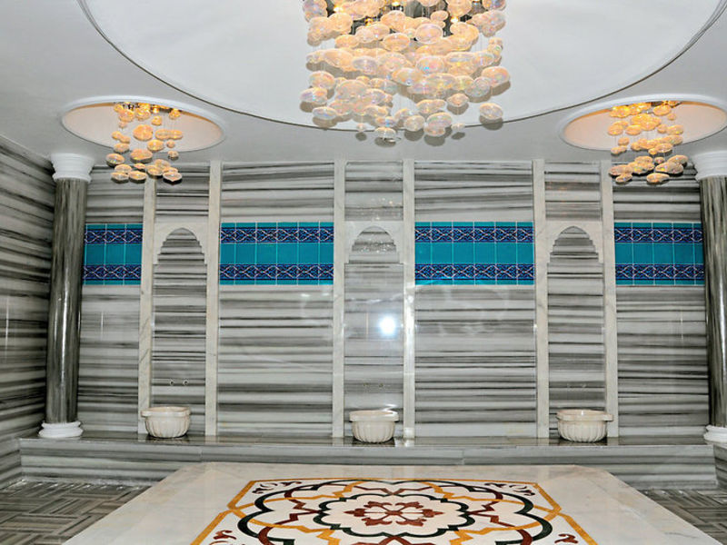 Side Crown Palace