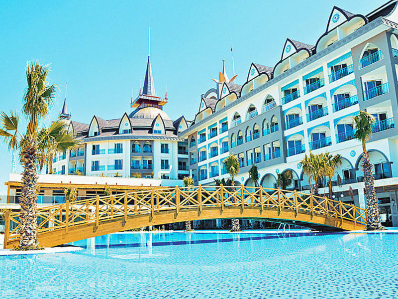 Side Crown Palace