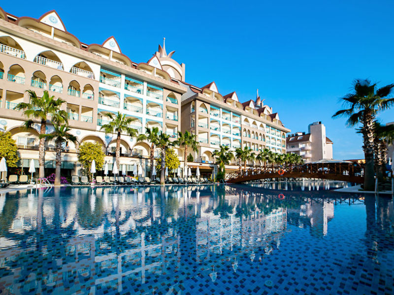 Side Crown Palace