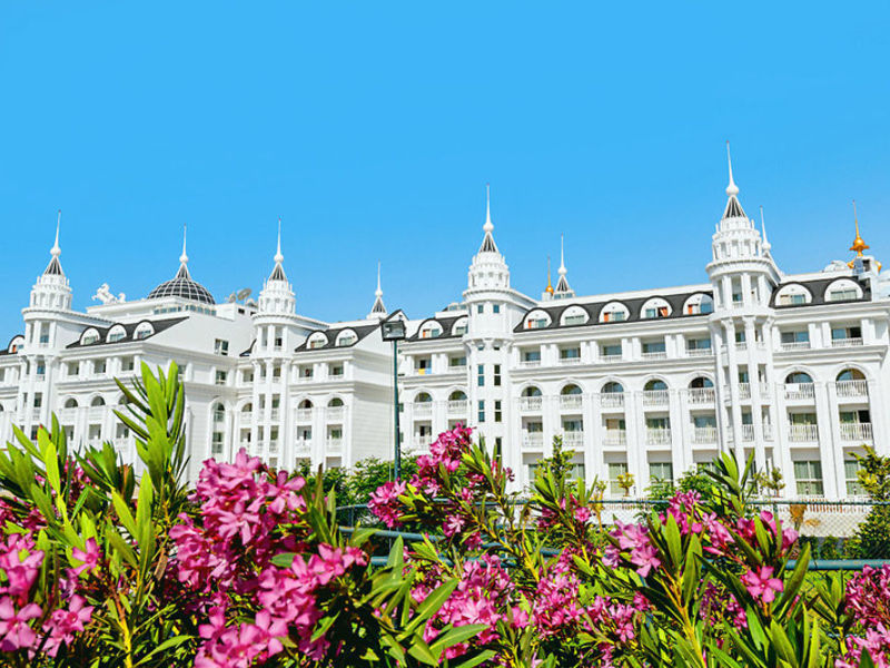 Side Royal Palace
