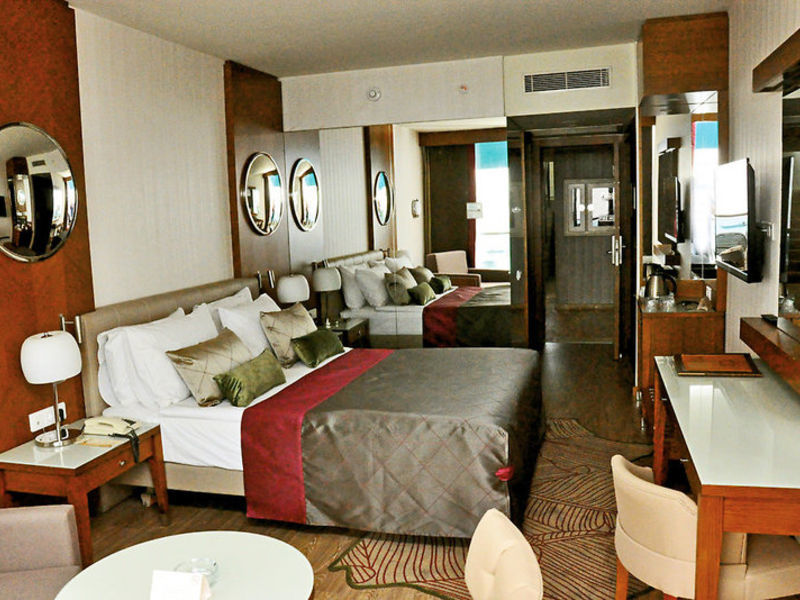 Side Star Elegance