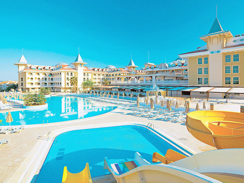 Side Star Resort