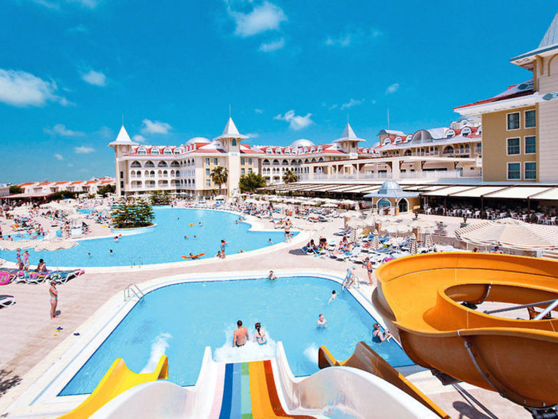 Side Star Resort