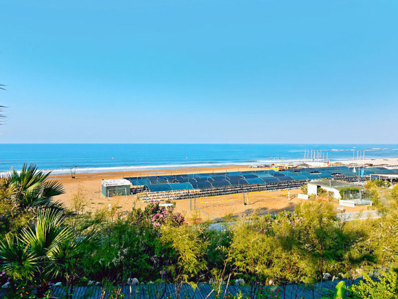 Side Star Resort