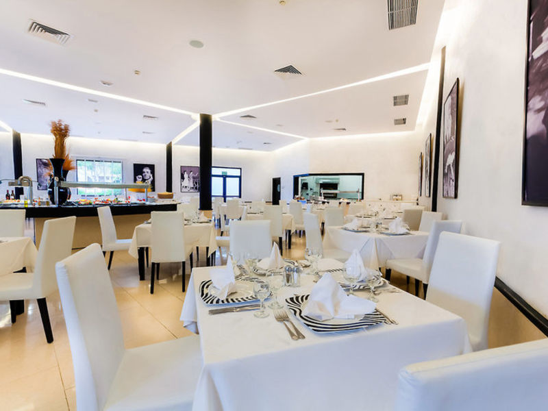 Sirenis Cocotal Beach Resort