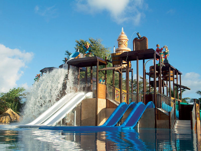 Sirenis Tropical Beach Resort