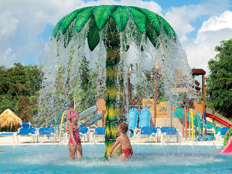 Sirenis Tropical Beach Resort