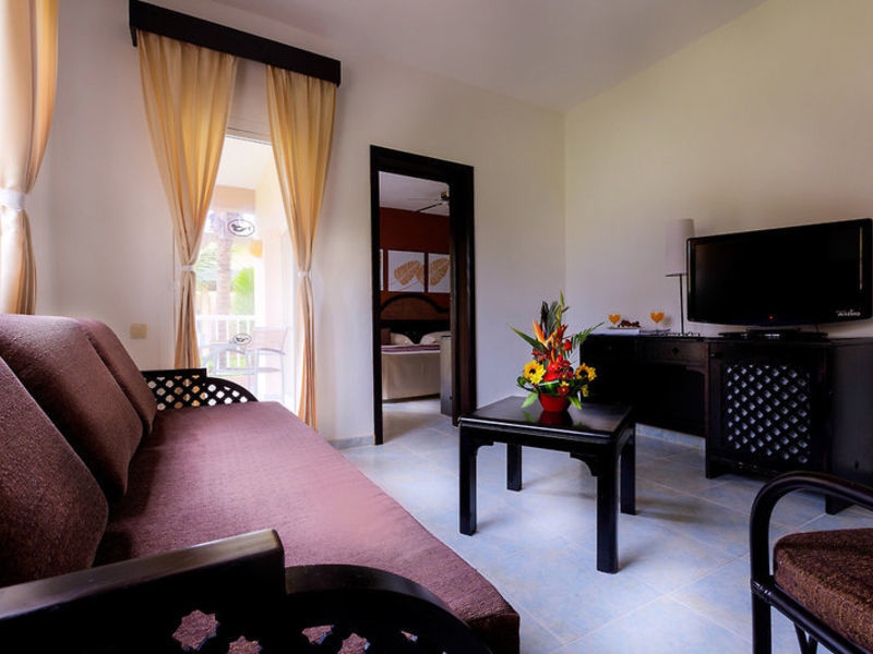 Sirenis Tropical Beach Resort