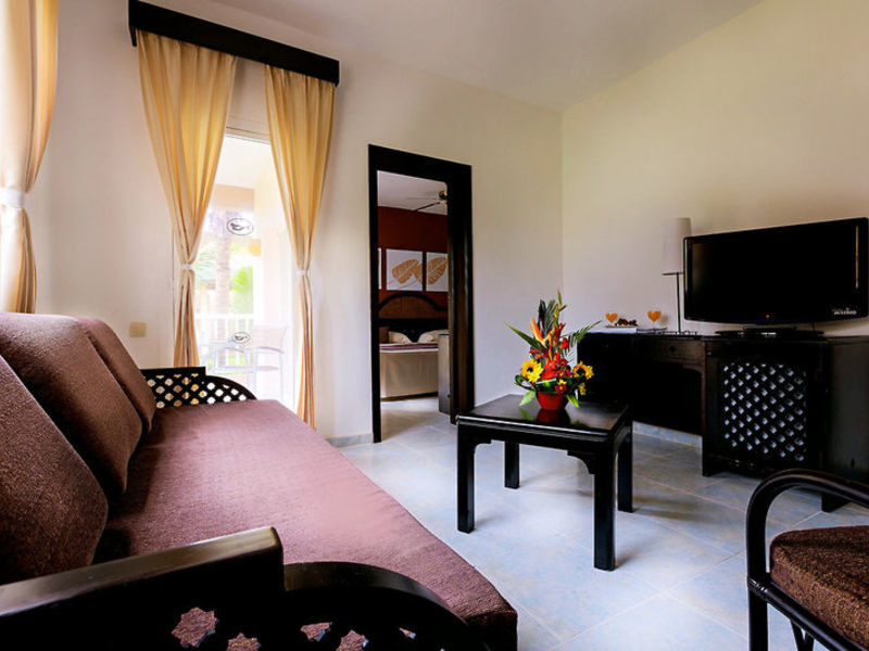 Sirenis Tropical Beach Resort