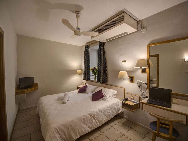Sliema Chalet Hotel
