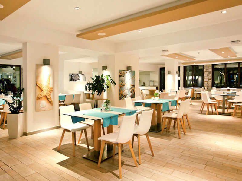 smartl MoreMeniBeach / Residence
