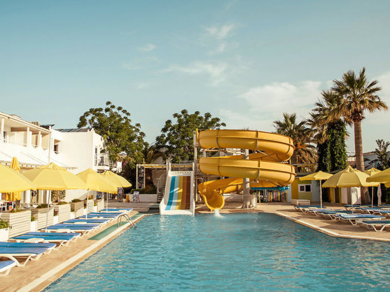 smartline Petunya Beach