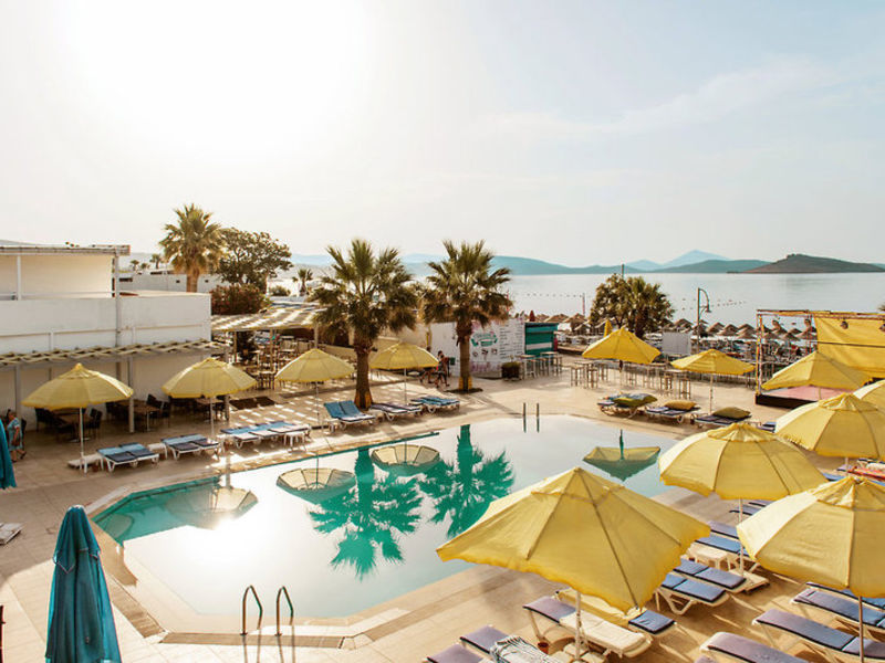 smartline Petunya Beach