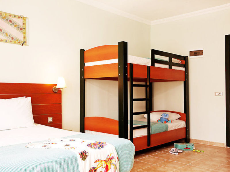 smartline Petunya Beach