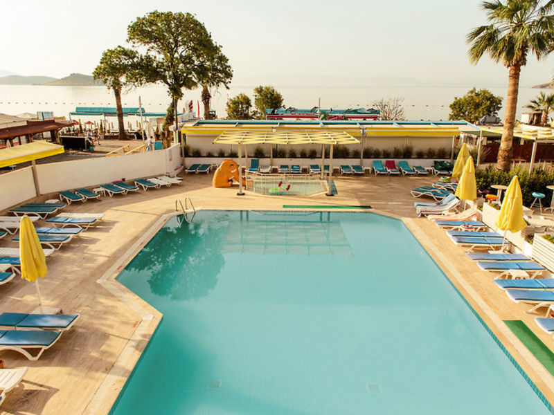 smartline Petunya Beach