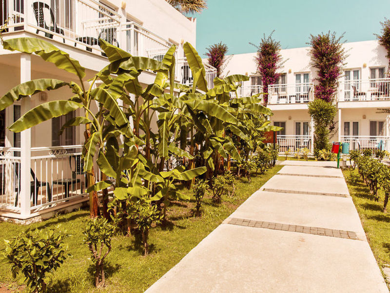 smartline Petunya Beach