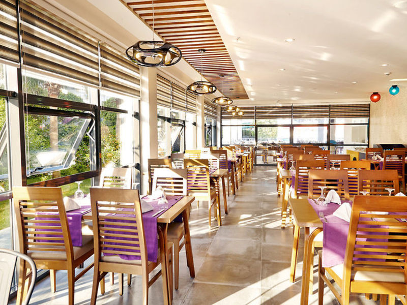 smartline White City Beach