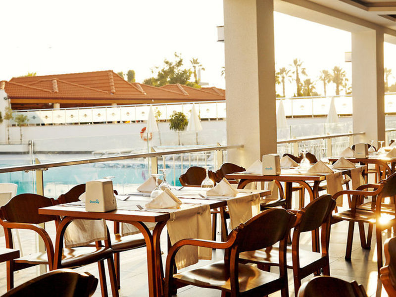 smartline White City Beach