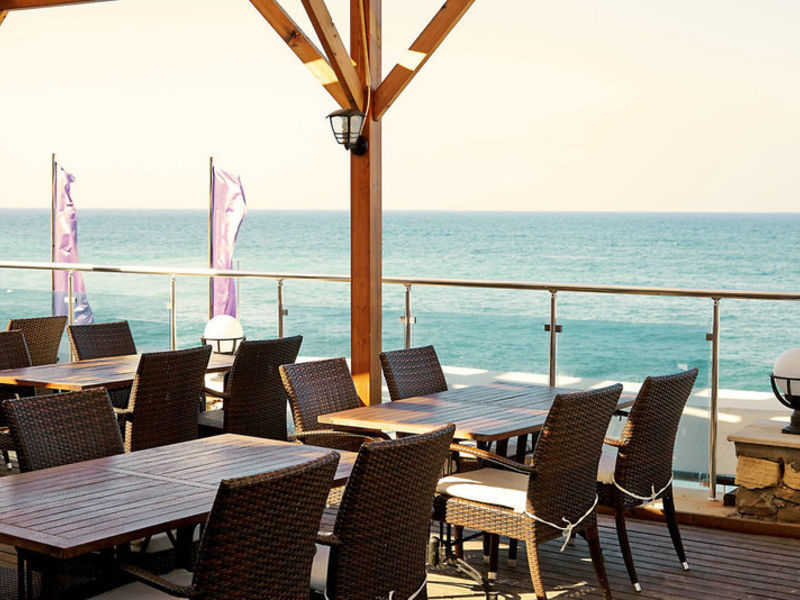 smartline White City Beach
