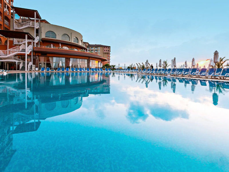 Sol Luna Bay
