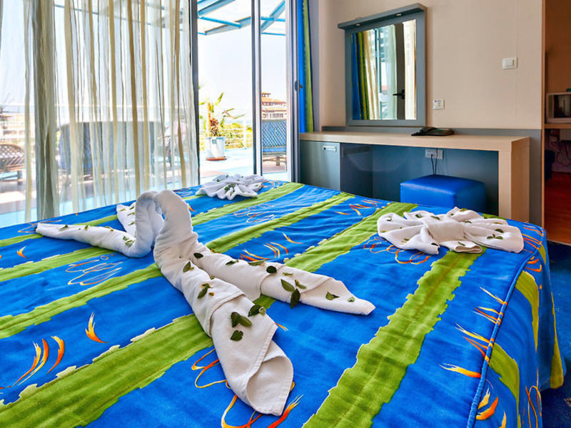 Sol Marina Palace
