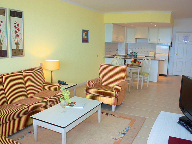 Studios Royal Orchid